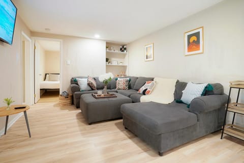@ Marbella Lane - Cozy & Vibrant Home in Arvada Casa in Arvada