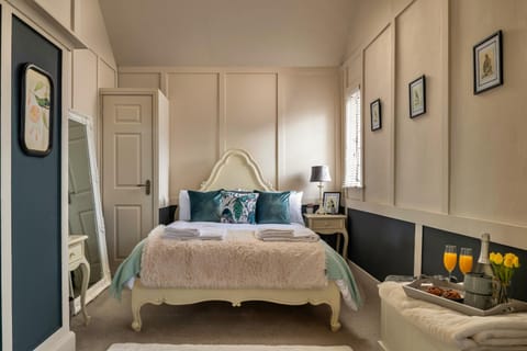 Finest Retreats - Sunnycroft Penthouse Condo in Llandrindod Wells