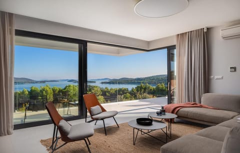 Living room, Sea view