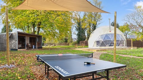 Luxury Dome with Private Wood-Fired Hot Tub Luxury tent in Oxford