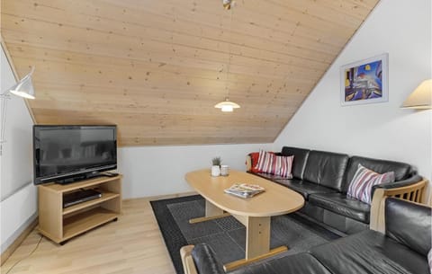 Awesome home in Grsten with Indoor swimming pool, Sauna and 4 Bedrooms Casa in Sønderborg