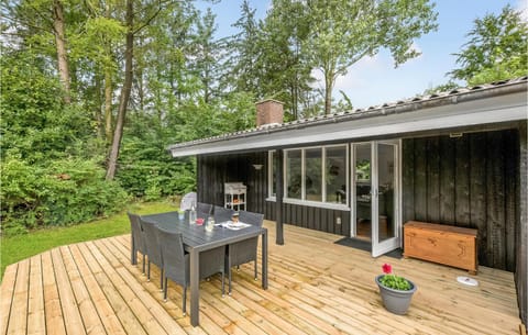 Gorgeous Home In Oksbl With Kitchen House in Henne Kirkeby