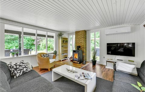 Gorgeous Home In Oksbl With Kitchen House in Henne Kirkeby