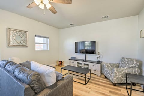 Fort Worth Retreat with Balcony Walk to TCU! Condo in Fort Worth