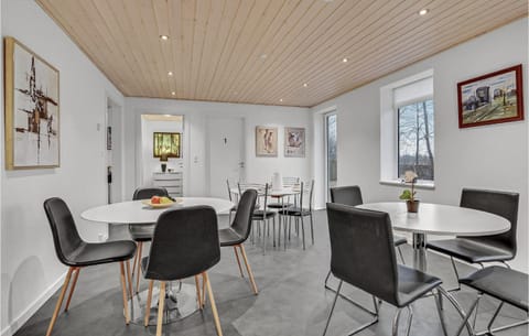 Stunning Apartment In Billund With Kitchen Condo in Billund