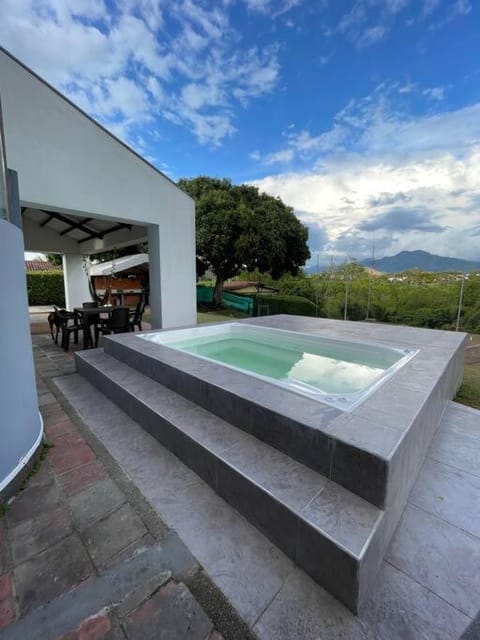 Day, Natural landscape, Hot Tub, Balcony/Terrace, Spa and wellness centre/facilities, Mountain view, Pool view, Swimming pool