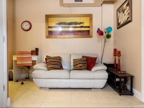 One Bedroom Suite in North Miami Apartment in Golden Glades