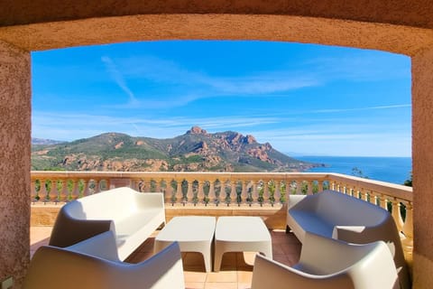 Patio, Day, Natural landscape, View (from property/room), Balcony/Terrace, Balcony/Terrace, Dining area, Mountain view, Sea view