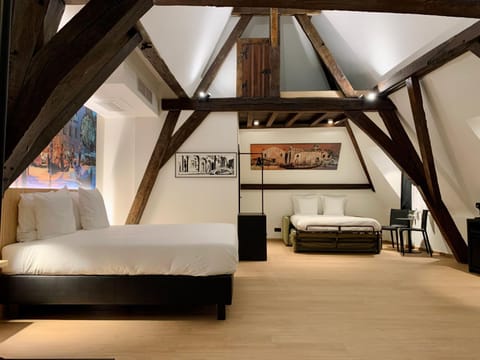 Bedroom, Family