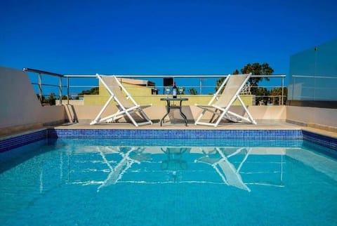 Balcony/Terrace, Swimming pool