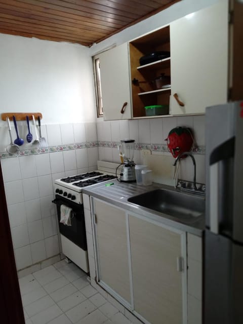 Kitchen or kitchenette, Communal kitchen, pet friendly, stove, kitchen