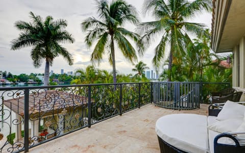 Villa Ayzal - Luxury waterfront Villa in Miami Beach