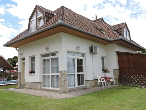 Jade Panzio Bed and Breakfast in Balatonszárszó