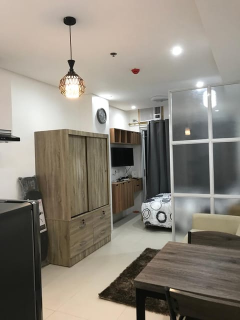 Primavera City Brand New Condo Uptown Cagayan de Oro with pool and gym One minute walk from Mall Appart-hôtel in Cagayan de Oro