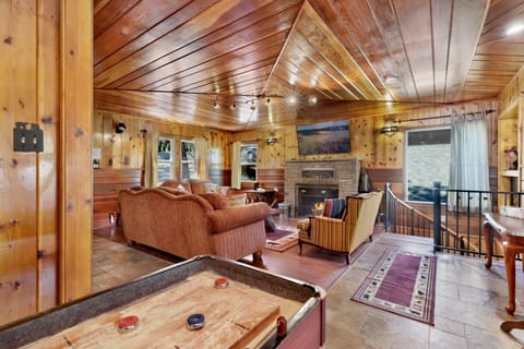 2056-Top Notch Lodge home House in Big Bear