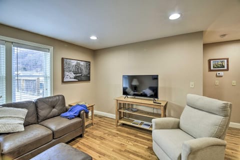 Comfy Damascus Apartment - Walkable Location Condo in Damascus