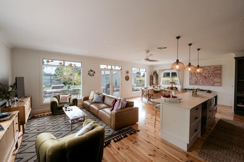 Living room, Dining area