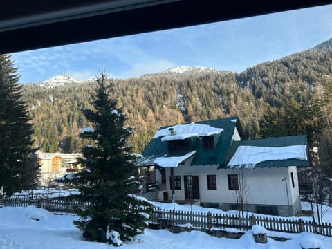 Casa Fiocco di Neve Apartment in Madonna di Campiglio