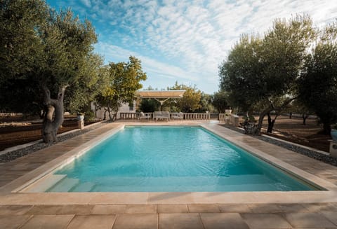 VILLA OSTUNI ONE mit Pool, Gästehaus & Glamping Villa in Province of Taranto