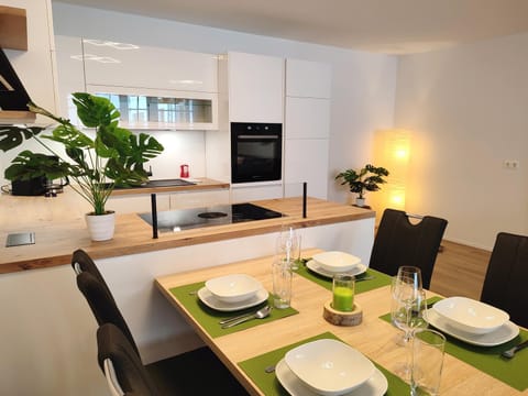 Kitchen or kitchenette, Dining area, Food