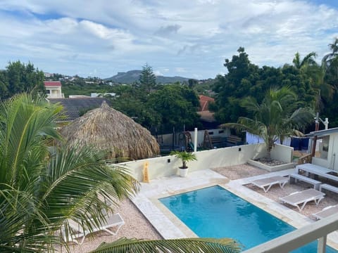 Top location swimming pool, playground & nearby beaches - 4Blessings Curacao Apartamento in Willemstad