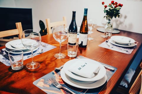 Food and drinks, Dining area