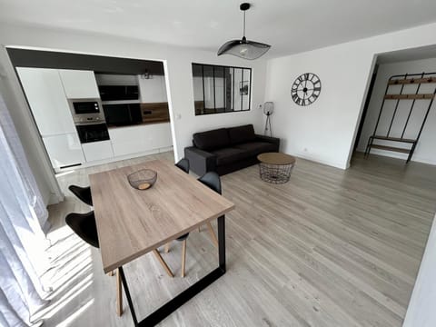 Communal lounge/ TV room, Living room, Seating area, kitchen