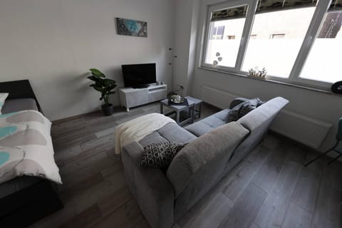 TV and multimedia, Photo of the whole room, Seating area