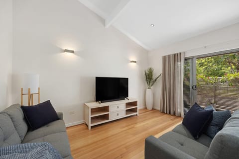 1 8 Woorookool Place Apartment in Noosa Heads