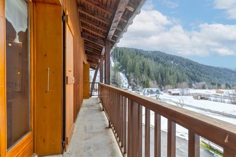 Balcony/Terrace, Mountain view