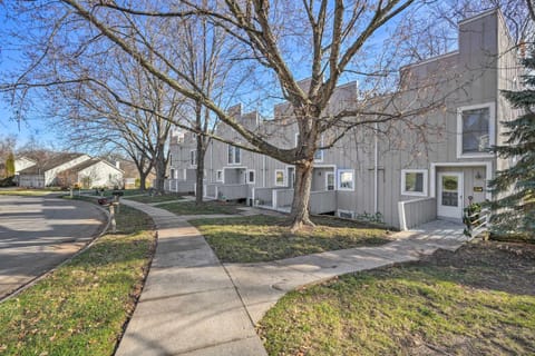 Lovely Iowa City Townhome about 3 Mi to Dtwn! House in Iowa City