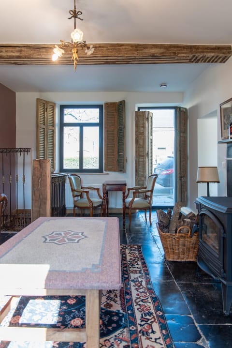 Living room, Photo of the whole room, Seating area, stove