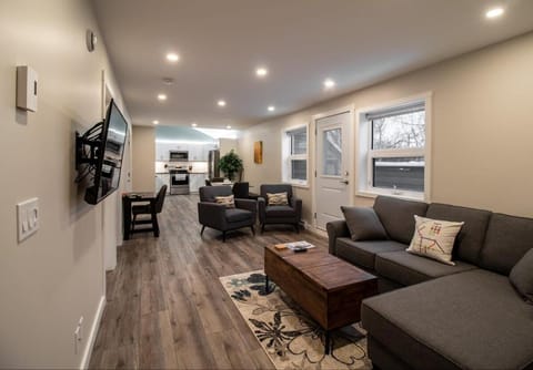 NN - The Falls A - Downtown 2-bed 1-bath Apartment in Whitehorse