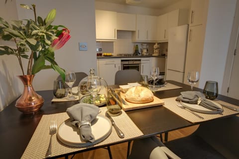 Dining area, Food, kitchen, kitchen