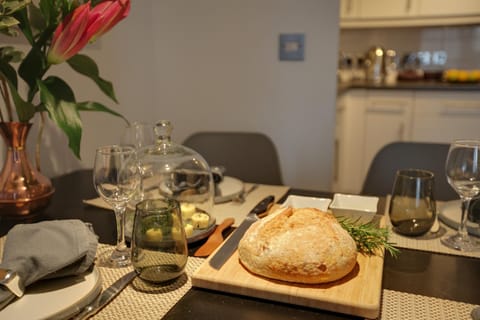 Dining area, Food