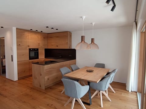 Kitchen or kitchenette, Dining area, pet friendly, kitchen, kitchen