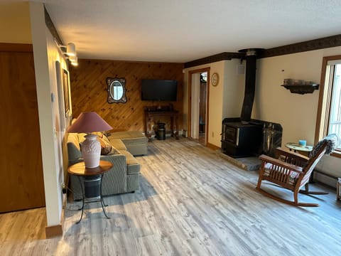 Spacious vacation home near Mt Snow Maison in Wilmington