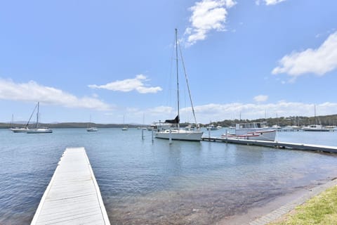 Valentine Views Lakefront Tranquility with Private Jetty House in Lake Macquarie