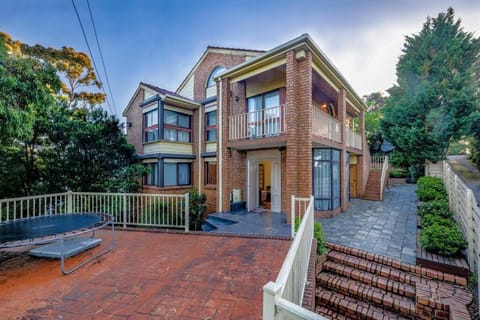 Magnificent Eltham House with stunning view Villa in Eltham