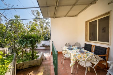 Bilocale Rosa seaview in villa Appartement in Santa Cesarea Terme