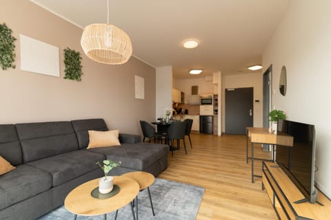 DWELLSTAY - Modernes Apartment I 55qm I 2 Zimmer I Küche I Bad I Terrasse I TV I Netflix Apartment in Bad Hersfeld