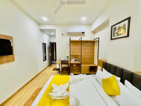 Staycation Premium De Glance near Railway Station Udaipur Vacation rental in Udaipur