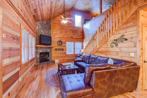 Uncle Johns Cabin Casa in Brushy Fork