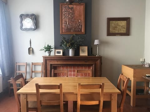 Dining area, Meals