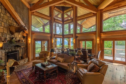 Big Bear Lodge at Eagles Nest House in Beech Mountain