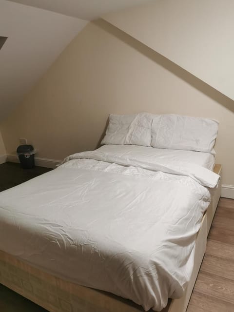 Glory House Bed and Breakfast in Ilford