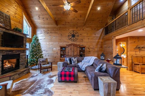 Signature Ridge Lodge House in Watauga