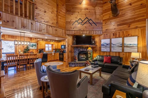 Riverbend Retreat House in Watauga