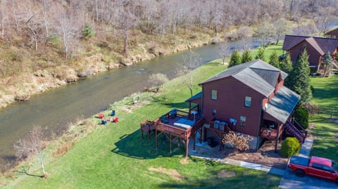 Riverbend Retreat House in Watauga