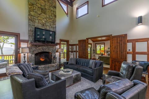 Sanctuary at Eagles Nest Casa in Beech Mountain